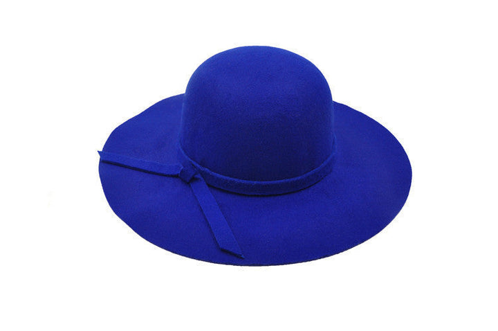 Trendiger Damen-Bucket Hat "UrbanBreeze" als modisches Accessoire, perfekt für den Sommer.