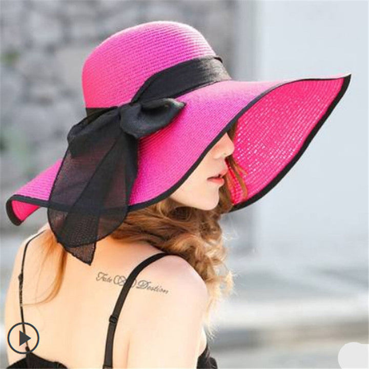 Breitkrempiger Damen Sommerhut Vivian als modisches Accessoire. Bietet stilvollen UV-Schutz an sonnigen Tagen.