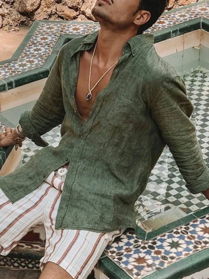 Atmungsaktives Herren-Freizeithemd aus Leinen mit Knopfleiste, perfekt für elegante Sommermode.