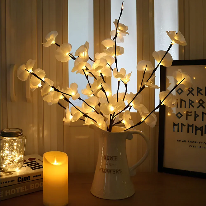 Zauberhafte LumaBranches LED-Äste als Tischdeko im Wohnzimmer oder Schlafzimmer.