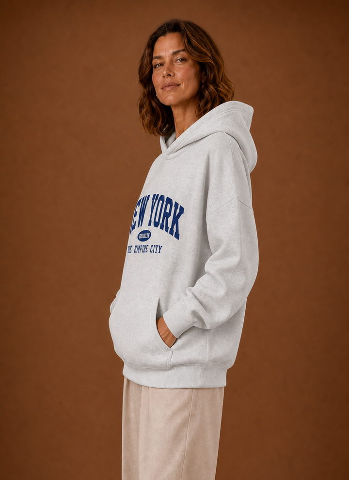 Moderner Damen Oversized Hoodie mit Print, Must-have für entspannte Herbst- & Wintertage.