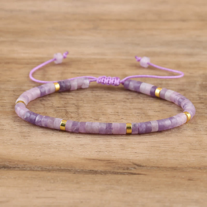 Verstellbares Damenarmband Seraphina, Naturstein, geflochtenes Design, modisches Accessoire.