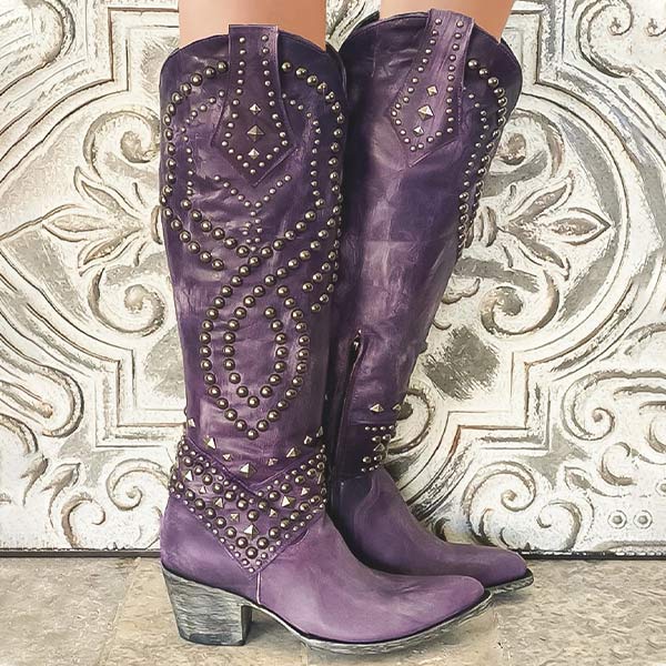 Stilvolle Damen Langschaftstiefel mit Nietenbesatz, hochwertige Damenschuhe für Modebewusste, ganzjährig.
