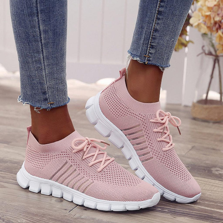 Leichte Damen Sneaker mit Schnürung, perfekt für Komfort und Stil im Alltag.
