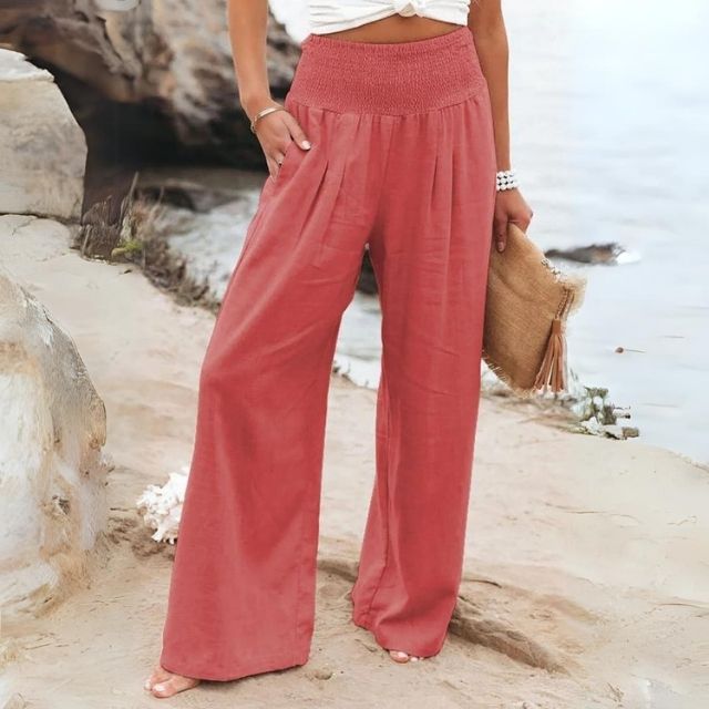 Damenmode: Luftige Leinenhose Liv mit weitem Bein aus der Sommerkollektion. Eine vielseitige Freizeithose.