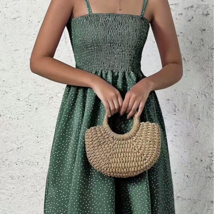 Atmungsaktives Damen-Sommerkleid gepunktet, rückenfrei. Bequemes & luftiges Freizeitkleid, perfekt für heiße Tage.