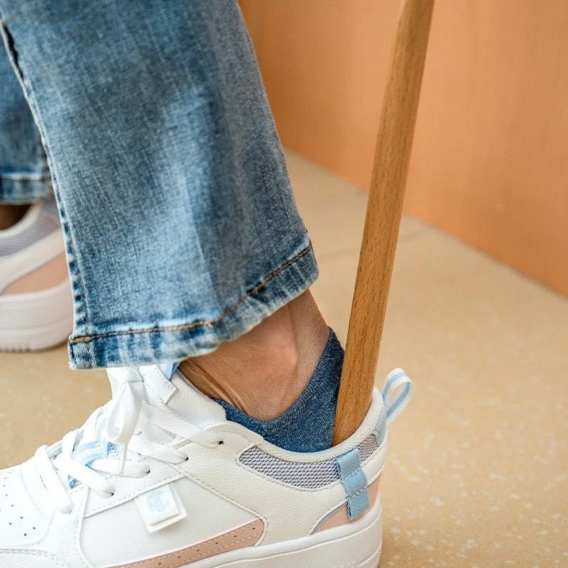 Eleganter, extra langer Schuhanzieher für Damen & Herren; ergonomisches Design für den Alltag.