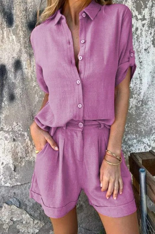 Stilvoller Damen Zweiteiler für den Sommer: lockeres Hemd & weite Hose. Ideal für Alltag & Urlaub.