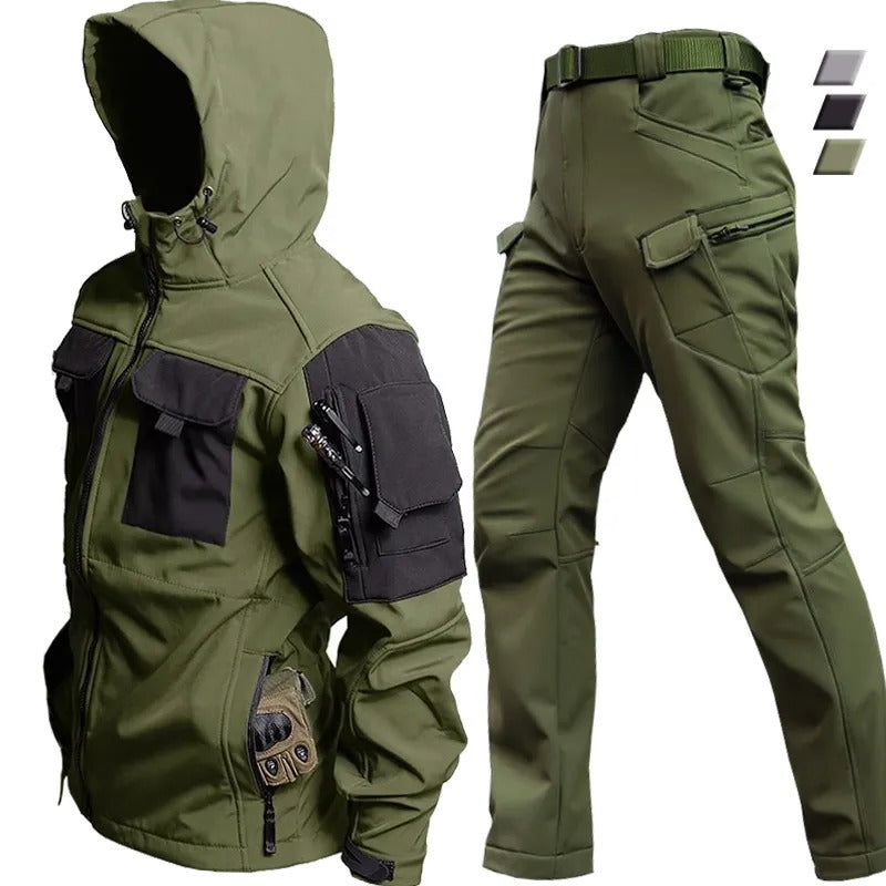 Wasserdichtes Herren Regen-Set mit atmungsaktiver Jacke und Hose, ideal für Trekking & Sportbekleidung.