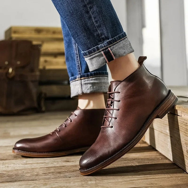 Elegante Business-Herrenstiefel, bequem und vielseitig, für professionelle Auftritte im Büro.