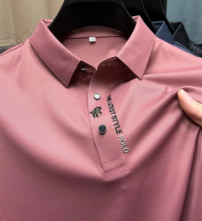 Klassisches Herren Poloshirt Regular Fit für einen eleganten Casual-Look, faltenfrei & atmungsaktiv.