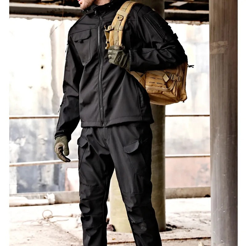 Herren Outdoor-Jacke und -Hose Falk: Maximaler wind- & wasserdichter Schutz für Wanderungen & Abenteuer.