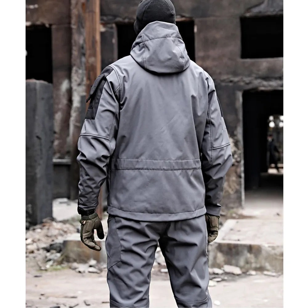 Komplettes Herren Outdoor-Set (Jacke & Hose) für Abenteuer: Wasserdicht, winddicht und robust für extreme Wetter.