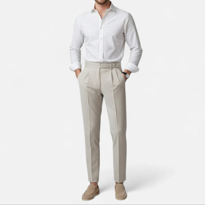 Herren Slim Fit Chino Hose in klassischem Schnitt, ideal für eleganten Komfort im Alltag.