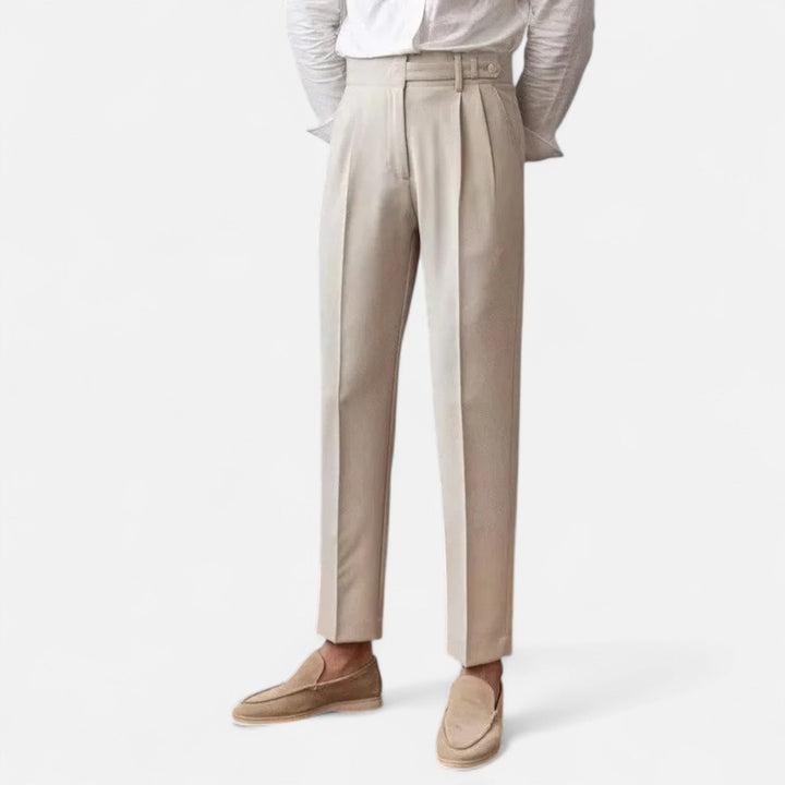 Braune Herren Chino, Slim Fit, aus komfortabler Baumwolle, vielseitig kombinierbar für jeden Anlass.