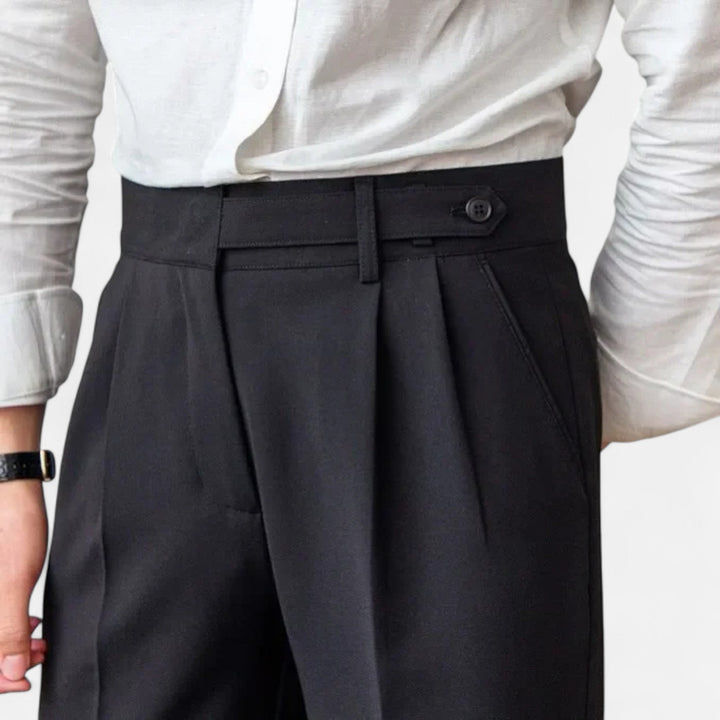 Stylische Slim Fit Chino Hose für Herren, eine perfekte Wahl für elegante & bequeme Herrenmode.