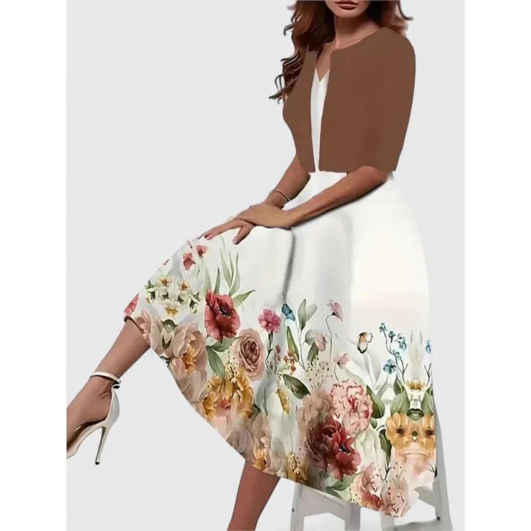 Komfortables Damen Sommerkleid im Boho-Stil mit floralem Muster und passendem Cardigan, für einen entspannten Look.