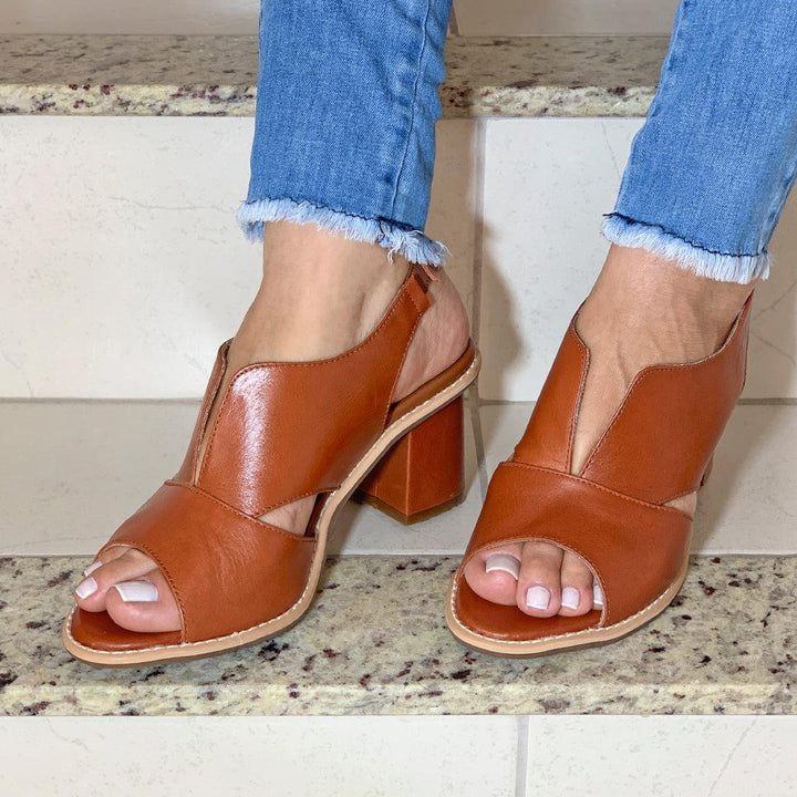 Stilvolle Damen Sandalen Selina aus Leder mit bequemem Komfortfußbett & Absatz, Business Casual.