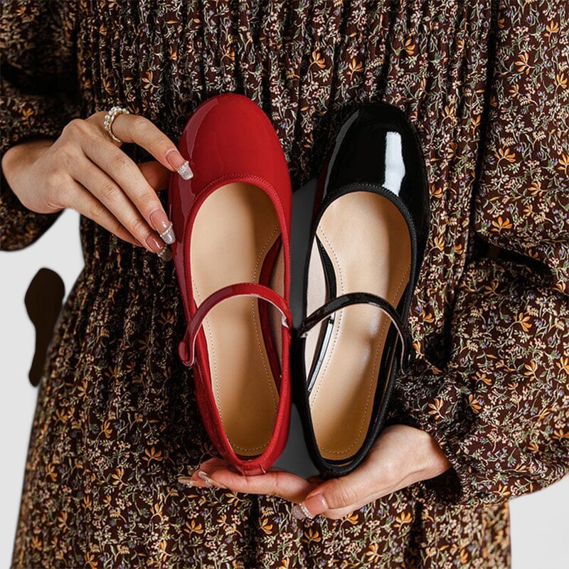 Rote Mary-Jane-Damenschuhe mit stilvollem Schnallenriemen, flacher Sohle. Perfekt für Frühling und Herbst, elegant.