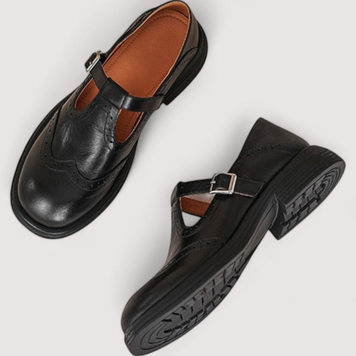 Damenschuhe mit rutschfester Sohle und sicherem Riemenverschluss. Elegant, bequem und perfekt für jeden Anlass.