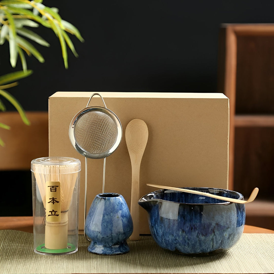 Feiner Matcha Bambuslöffel (Chashaku) zum präzisen Dosieren von japanischem Matcha Pulver.