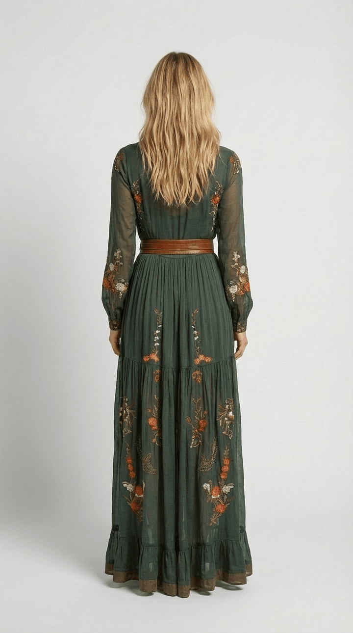 Elegantes, langes Damen Maxikleid mit Langarm. Blaues Boho Freizeitkleid für Damenmode und stilvolle Outfits.