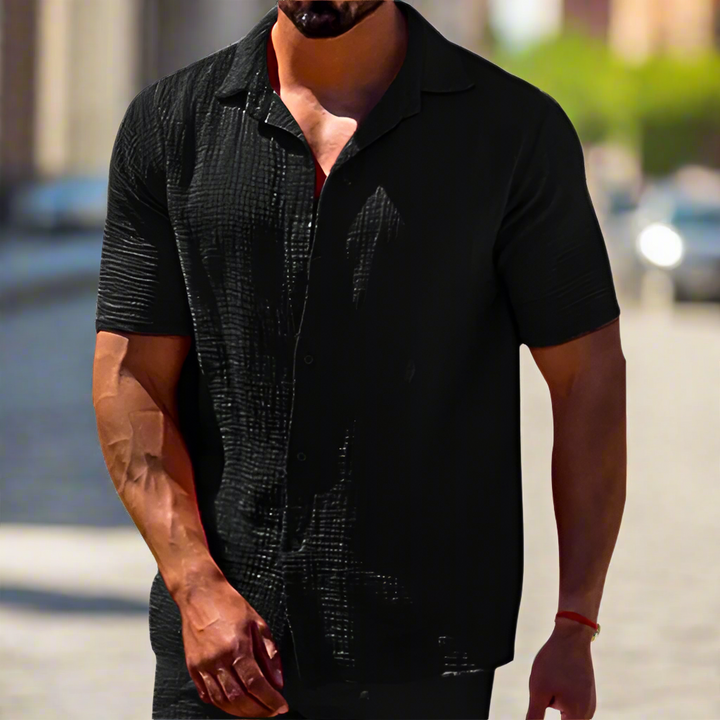 Modernes Herren Sommer Leinenhemd Lorenzo, perfekt für warme Tage. Lässiger Schnitt & atmungsaktiv.