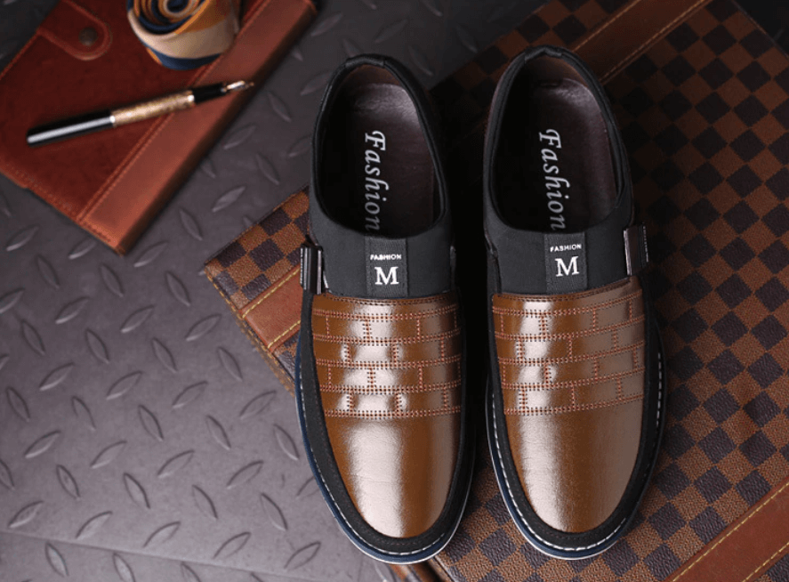 Elegante dunkelblaue Herren Businessschuhe, rutschfest und orthopädisch, für professionellen Look & Komfort.