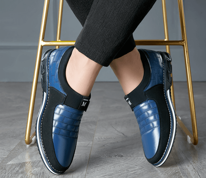 Vielseitige schwarze Herren Bequemschuhe, orthopädisch, atmungsaktiv, komfortabel für jede Gelegenheit.