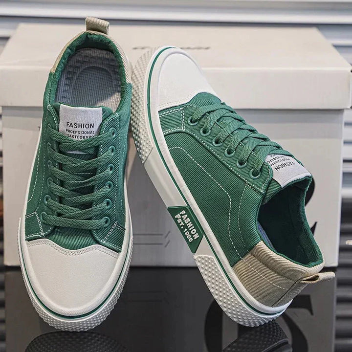 Modische Herren-Schnürschuhe, bequeme Sneaker als Sportschuhe oder stilvolle Freizeitschuhe für Männer.