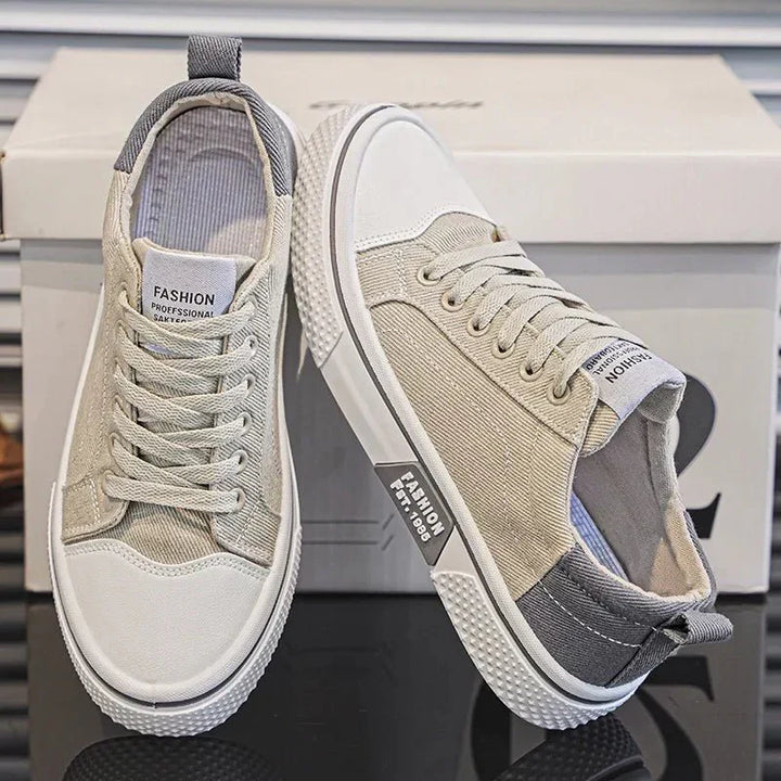 Komfortable Herren-Sneaker mit flacher Sohle, ideale Alltagsschuhe und bequeme Freizeitschuhe für Männer.