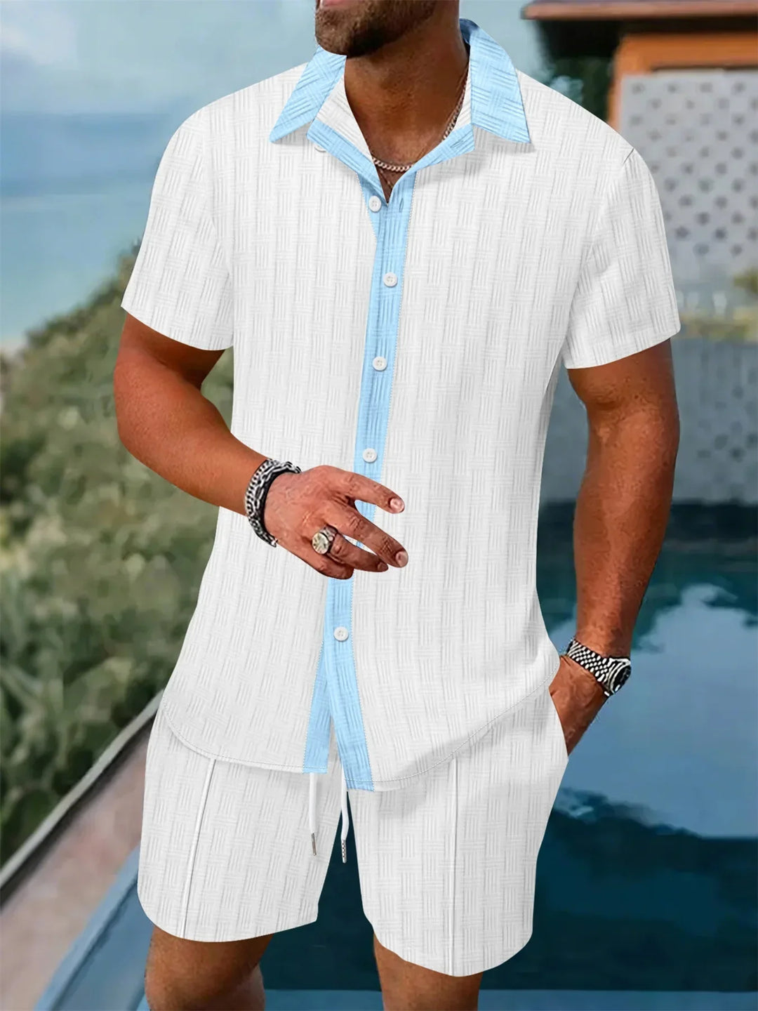Casual Herren Sommer Set: Modernes Kurzarmhemd und passende Shorts für warme Tage, ideal für Urlaub & Strand.