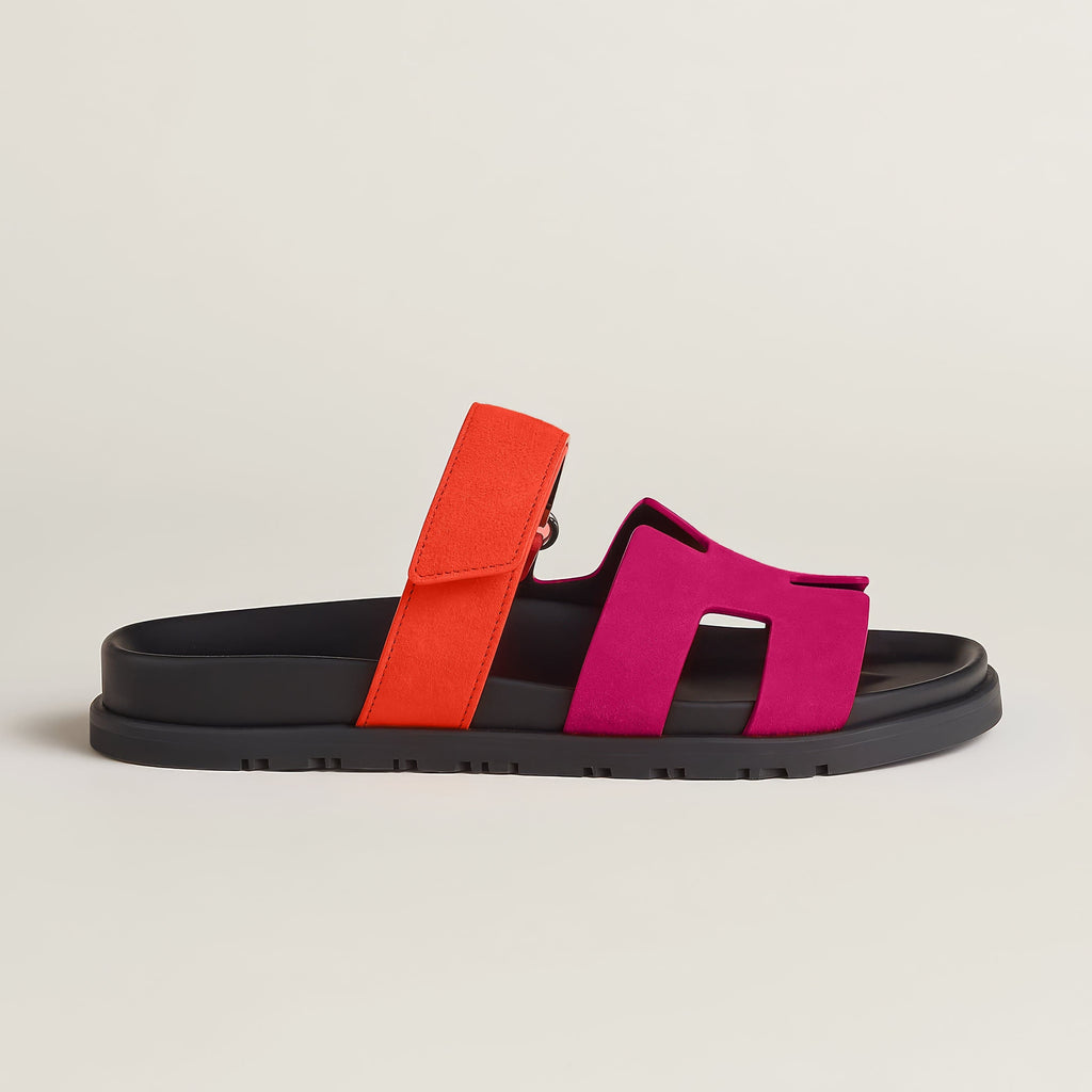 Sommerliche Damensandalen mit weichen Riemen, die keine Druckstellen hinterlassen. Bequeme Alltagsschuhe.