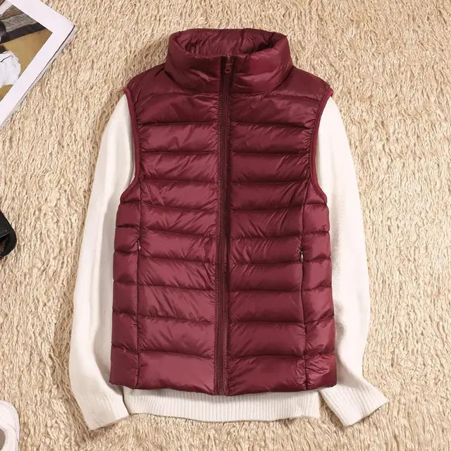 Warme Damen Steppweste, leicht & figurbetont. Ideal als Übergangsjacke für Outdoor, Freizeit und stilvolle Casual Looks.