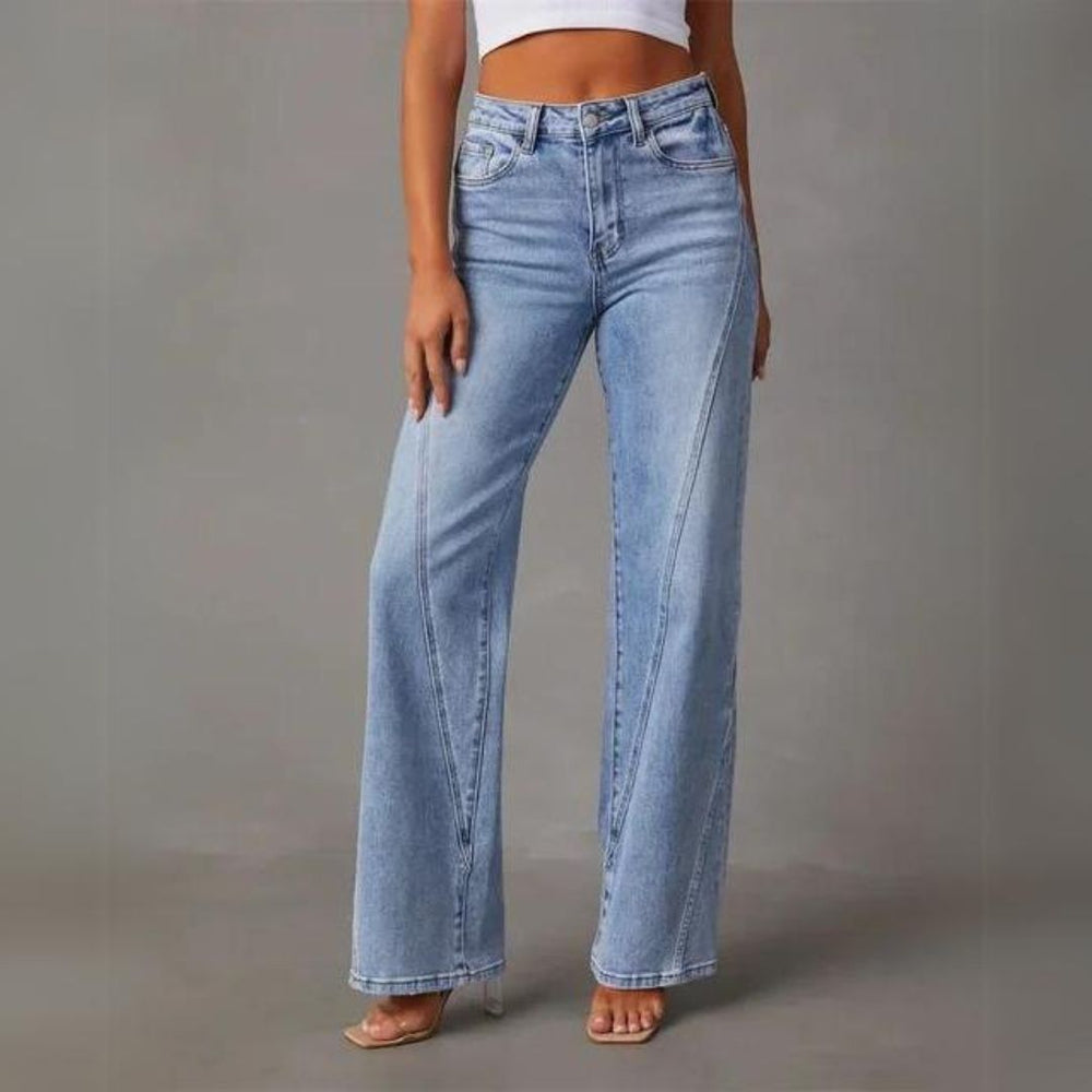 Stilvolle blaue Damen Bootcut-Jeans. Moderne Passform, kombiniert Eleganz und Komfort für jede Gelegenheit.