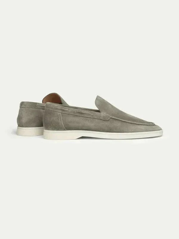 Klassische olivgrüne Herren Loafer. Handgemachte, elegante Schuhe mit ultimativem Komfort für jede Gelegenheit.