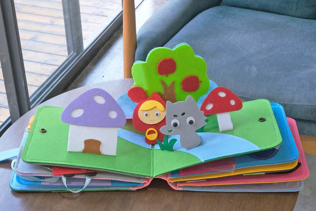 Kreatives Montessori Filz-Abenteuerbuch, Lernspielzeug zur Förderung von Feinmotorik, Fantasie und Konzentration.