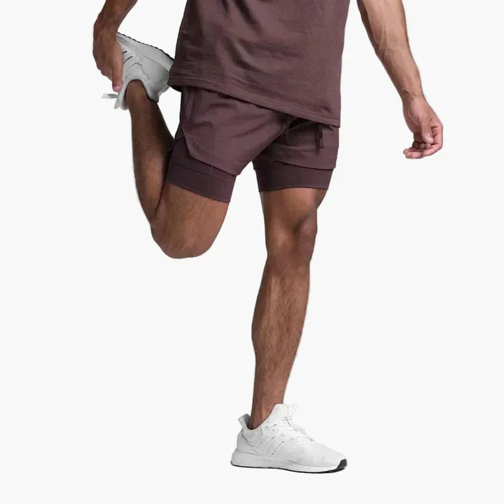 Komfortable Herren Trainingsshorts, flexible kurze Hose für intensive Workouts und entspannte Tage.