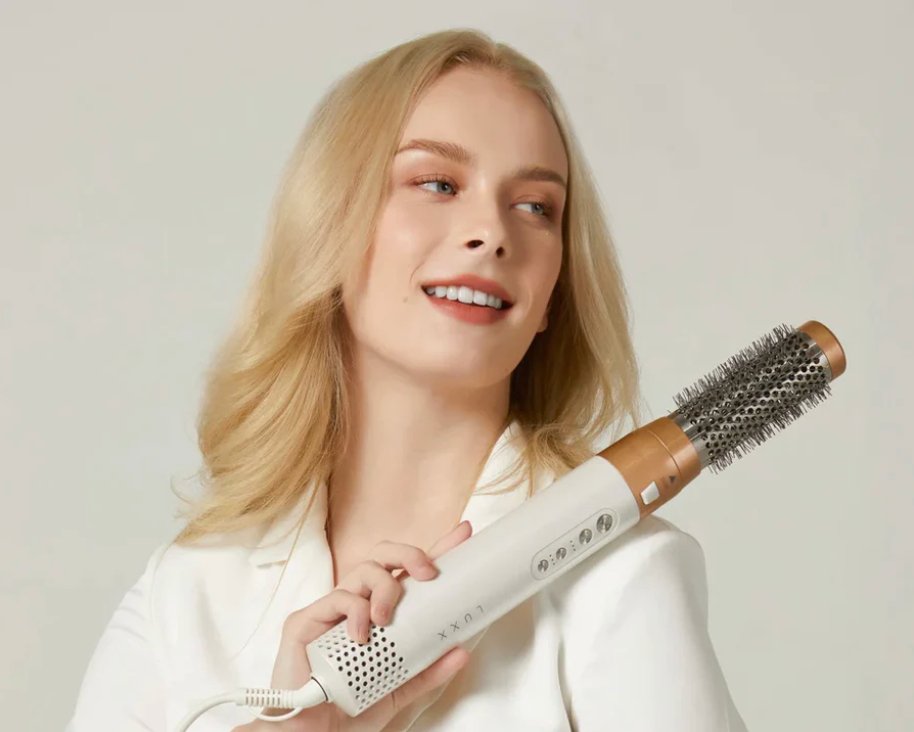 Glätter-Aufsatz des Damen Airstylers für glattes, seidiges Haar mit pflegender Ionen Technologie.