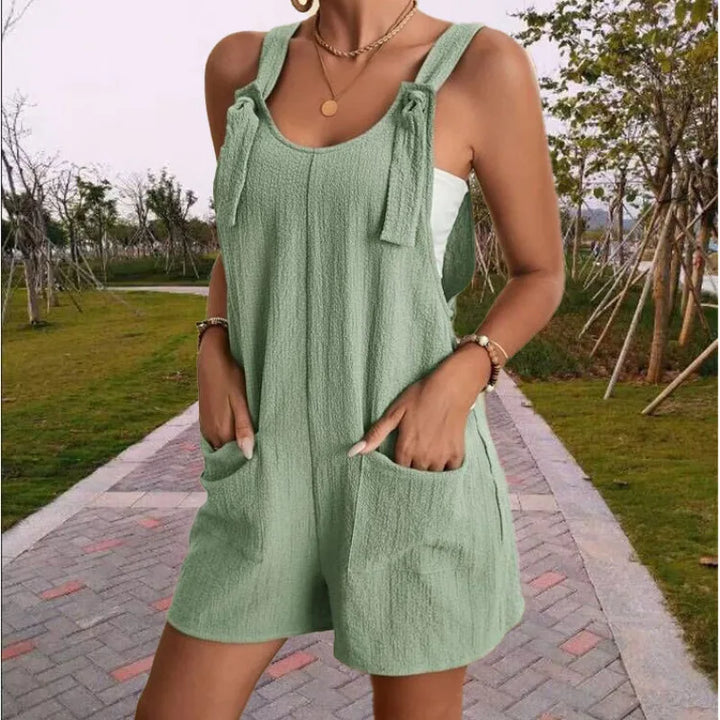Lässiger Damen Sommer-Jumpsuit mit praktischen Taschen, ideal für Freizeit, Strand & Urlaub.