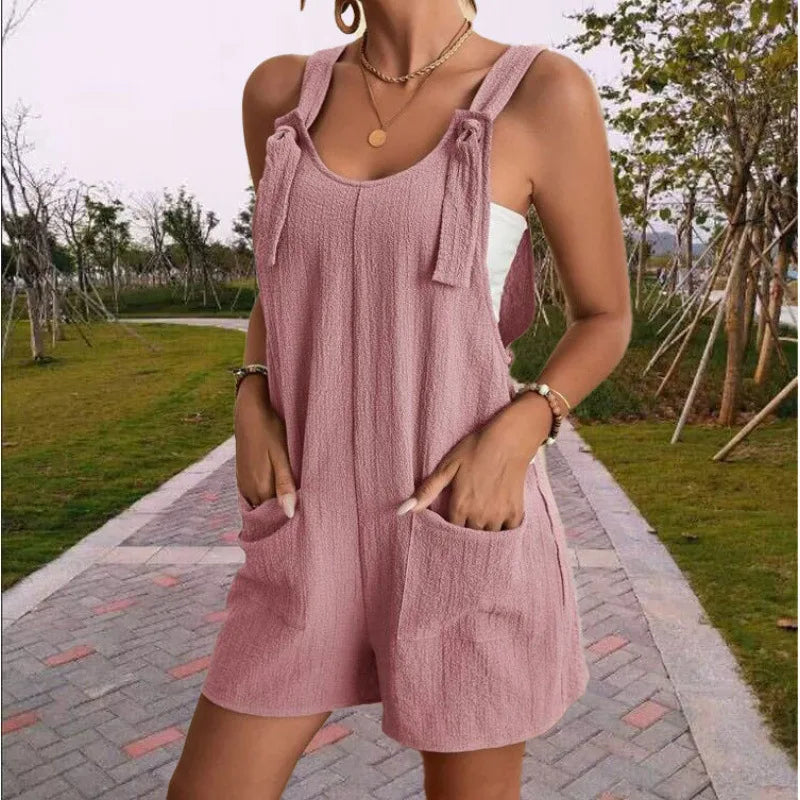 Modischer Damen Jumpsuit im Lässig-Schnitt, perfekt für Strand, Stadt & Sommerlook. Mit Taschen.