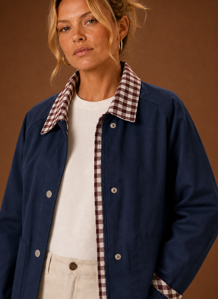 Lässige Damen Fieldjacke, karierter Kragen, ideale Ergänzung für die Garderobe.