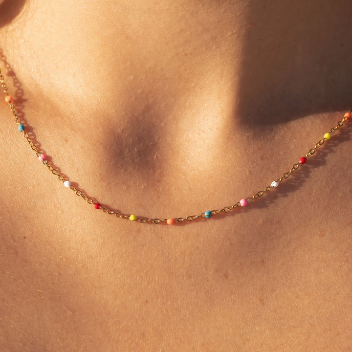 Lebhafter Festival Neon Choker aus Edelstahl, wasserfest, mit edlen Gold-Elementen für Damen.
