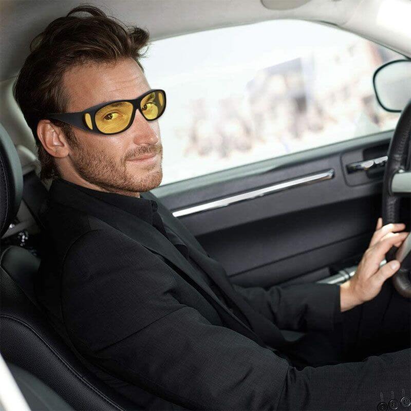 Komfortable Unisex Fahrbrille gegen Blendung und für klare Sicht auf der Straße bei Nacht.