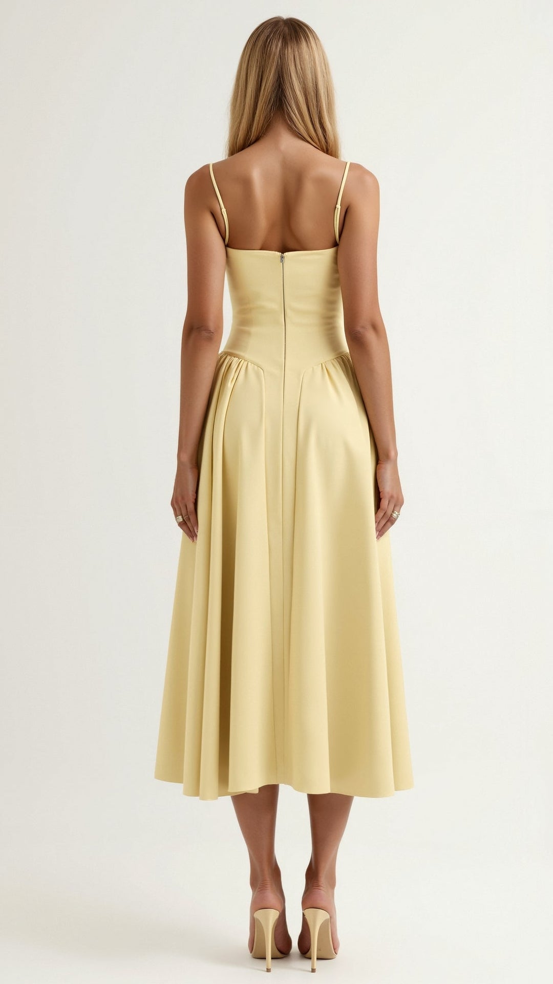 Grünes elegantes Damen Midikleid, A-Linie, perfekt als Partykleid für festliche Abende.