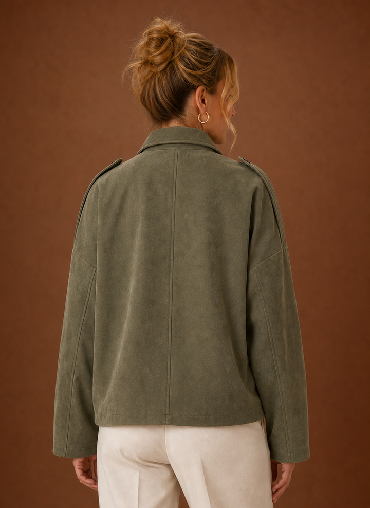 Komfortable Oversized Oberbekleidung für Damen, vielseitig kombinierbar für lässige Looks.