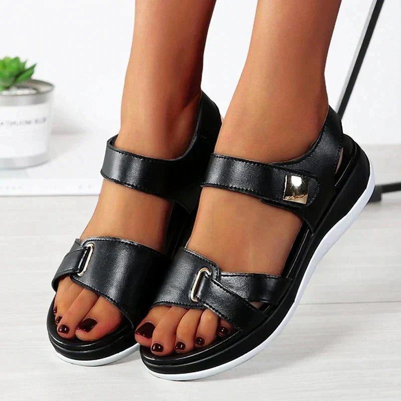 Trendige Damen Flachsandalen FlexiComfort 31: orthopädisch, bequem und stilvoll für gesunde Füße im Sommer.