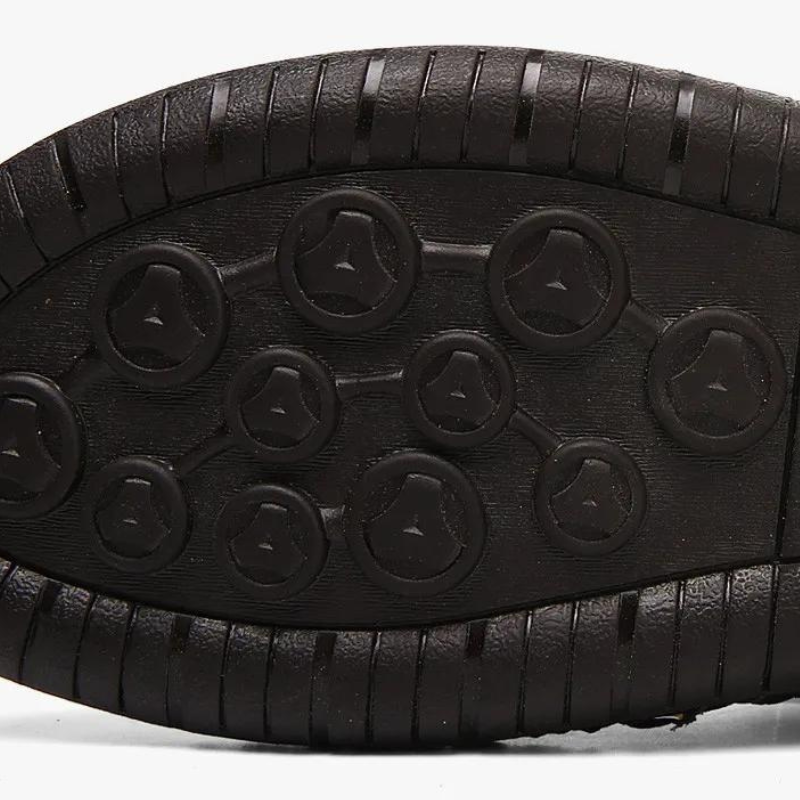 Marco orthopädische Herren-Sandalen aus Leder. Atmungsaktive, leichte Sommerschuhe für maximalen Komfort.