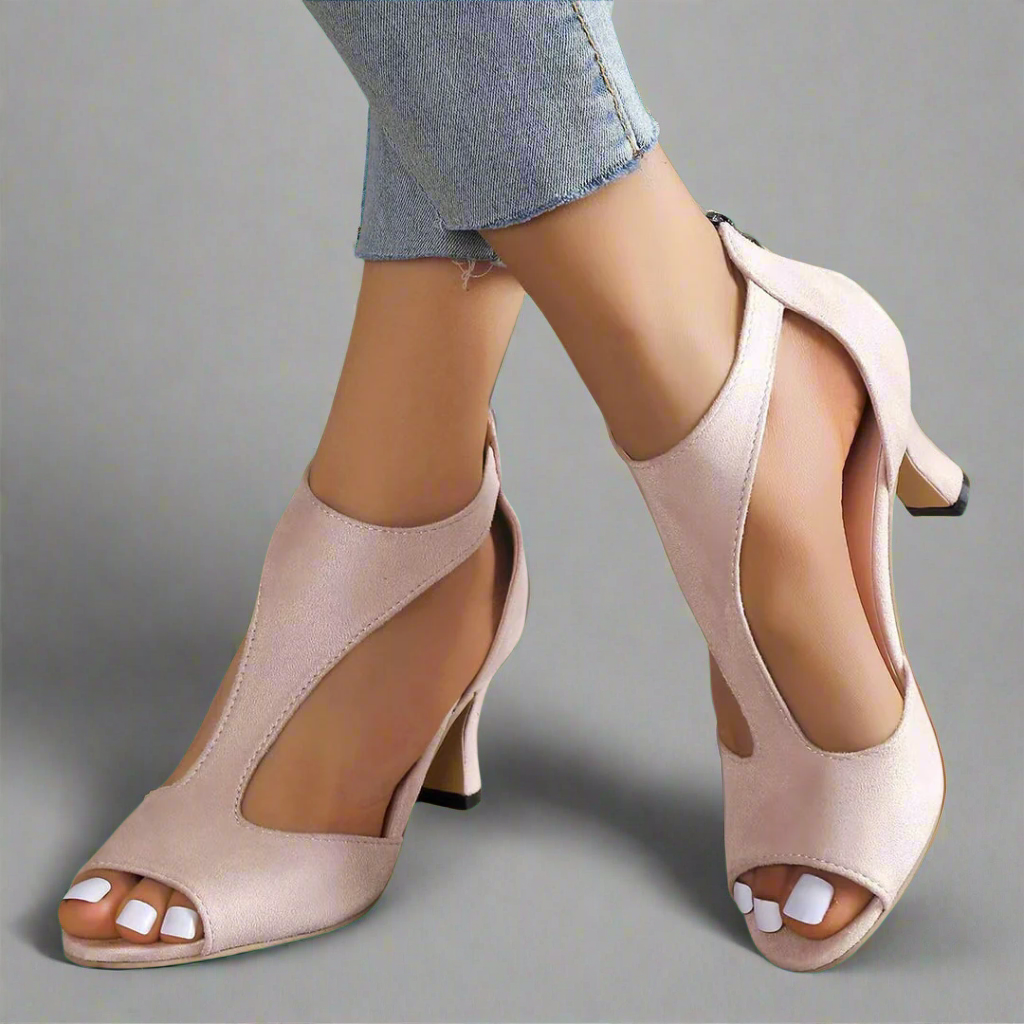 Bequeme orthopädische Damensandalen mit Absatz, bieten Fußunterstützung und Stil für gesunde, komfortable Füße.