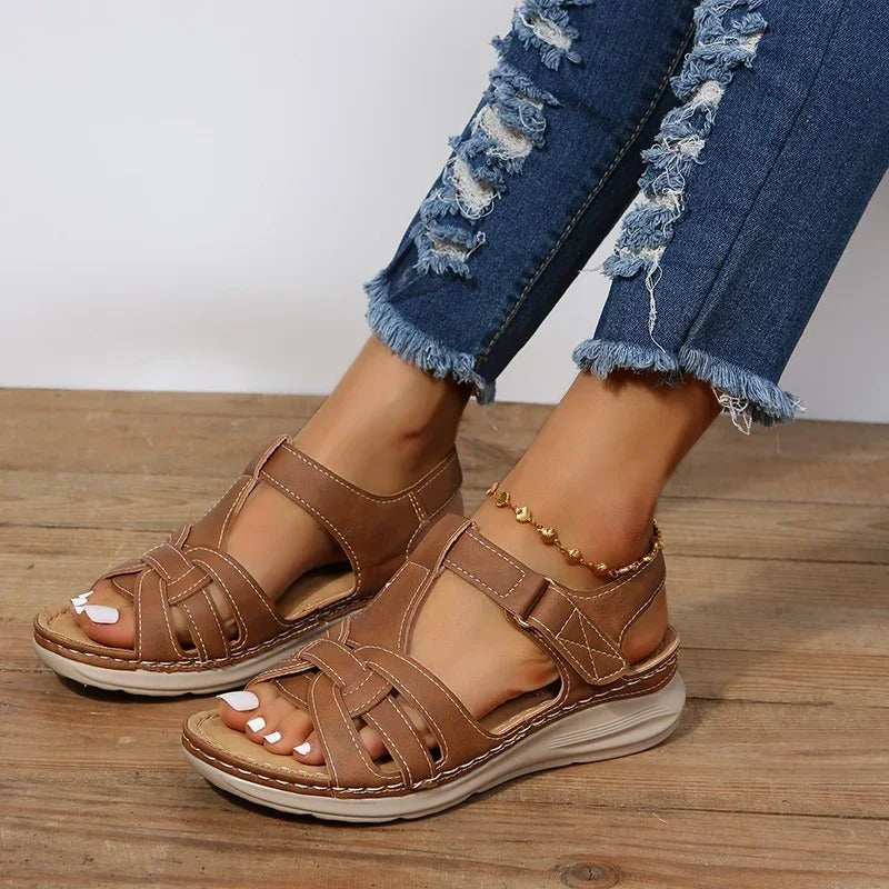 Bequeme Damen Orthopädische Sandalen Emilia aus Leder. Stilvolle Sommerschuhe für Fußgesundheit & Eleganz.